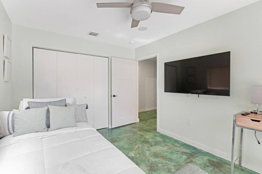 Heated Pool I Soundproof Home I Firepit I 630Mbps Hollywood Extérieur photo